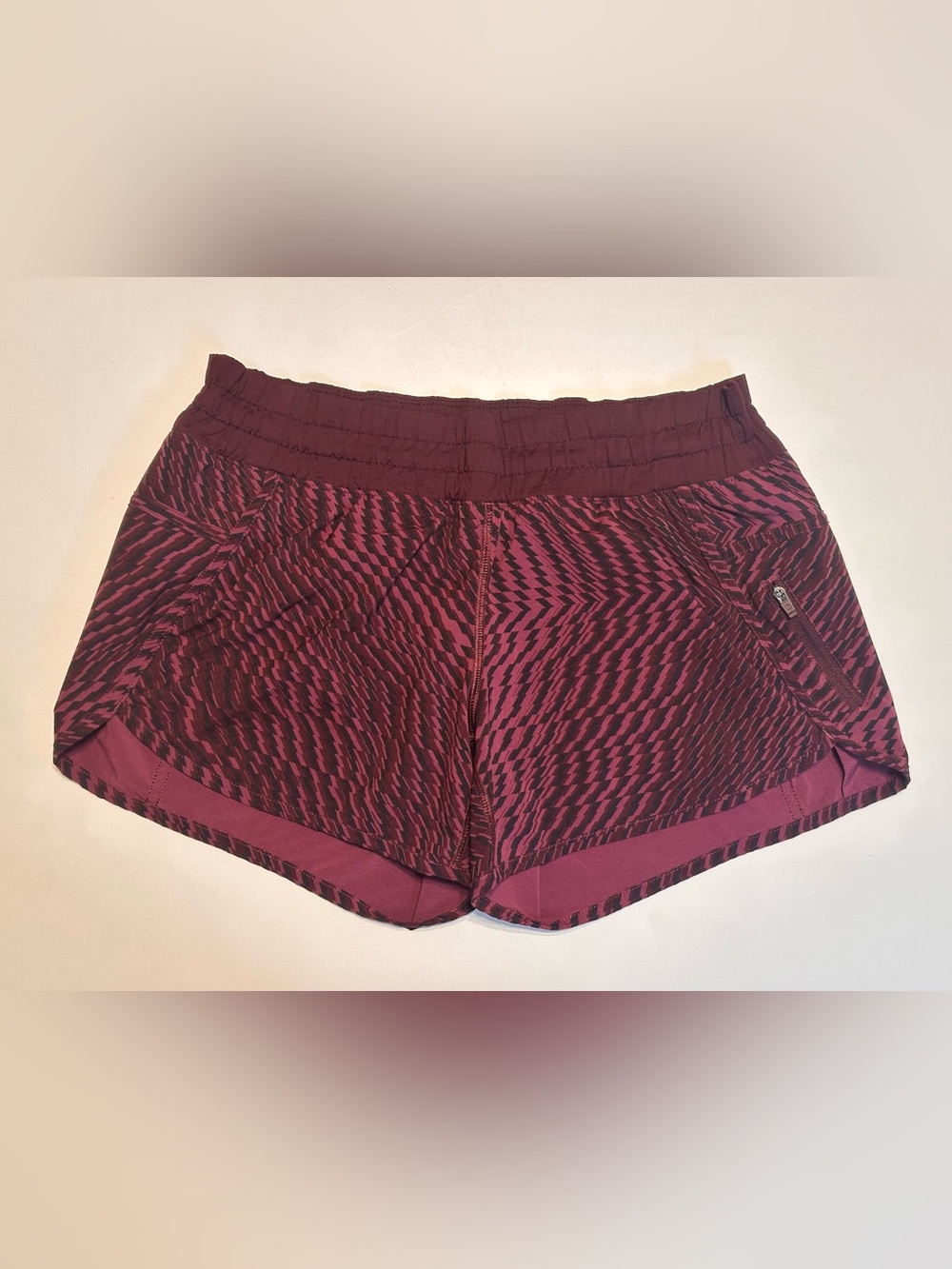 Retro Lululemon Tracker Short III 4” Shifted Horizon Red Grape Black Sz 6